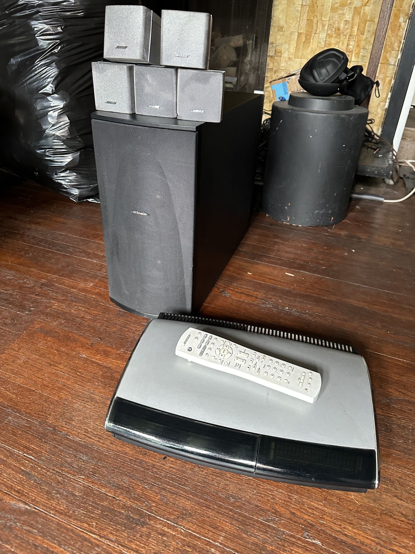 BOSE Lifestyle AV18 Media Center Home Theater System With Cables