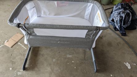 Baby Bassinet. BIG!