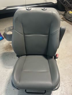 Bucket seat for minivan, never been used!