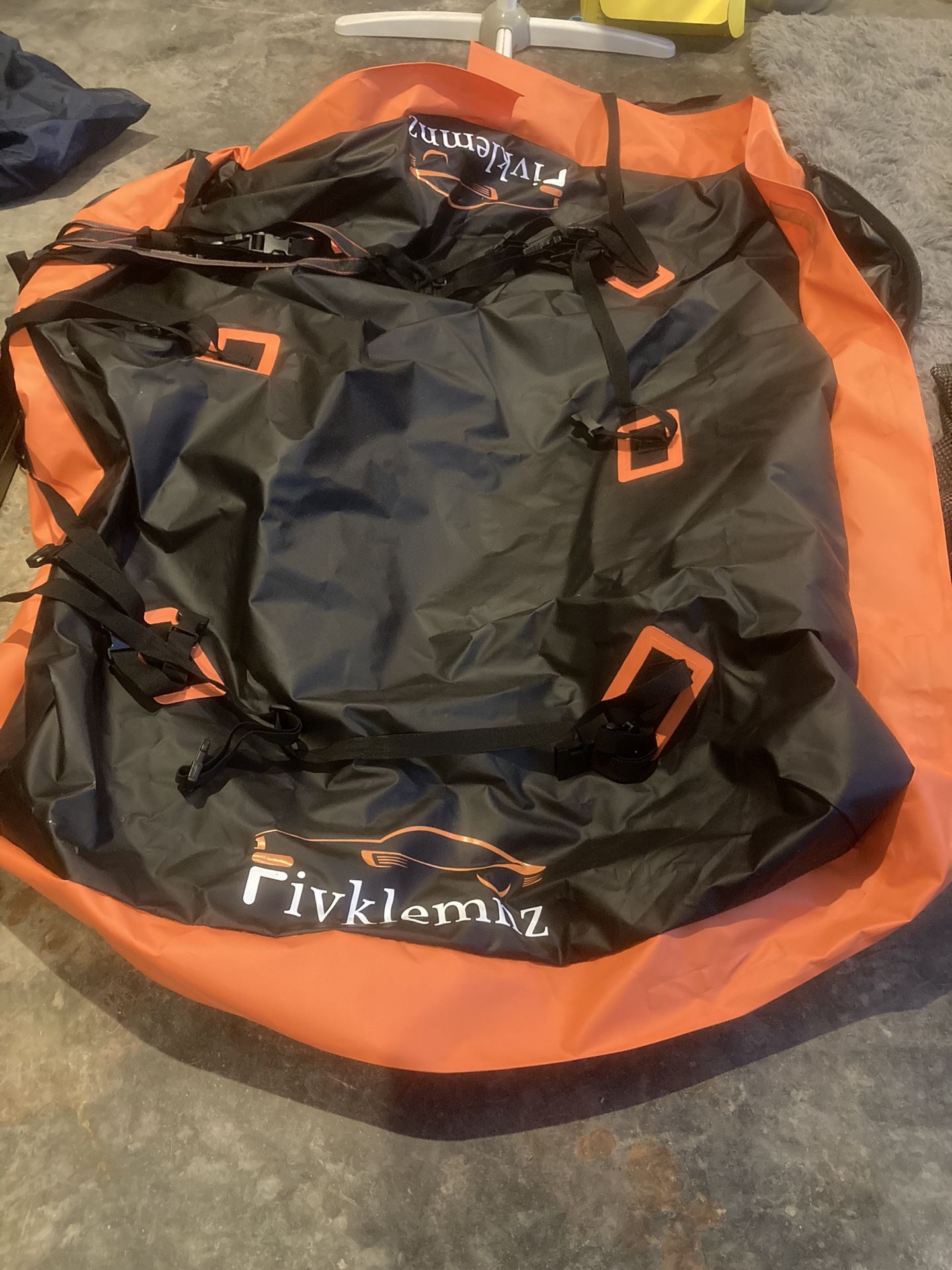 Rooftop Cargo Carrier - 21 cubic feet