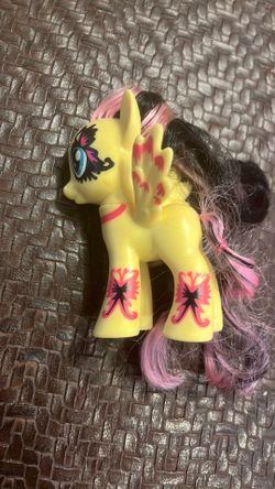 My Little Pony G4 Fluttershy Goth Pony Mania Ponymania FIM Brushable Pegasus Toy