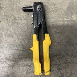Stanley MR33 medium-duty riveter