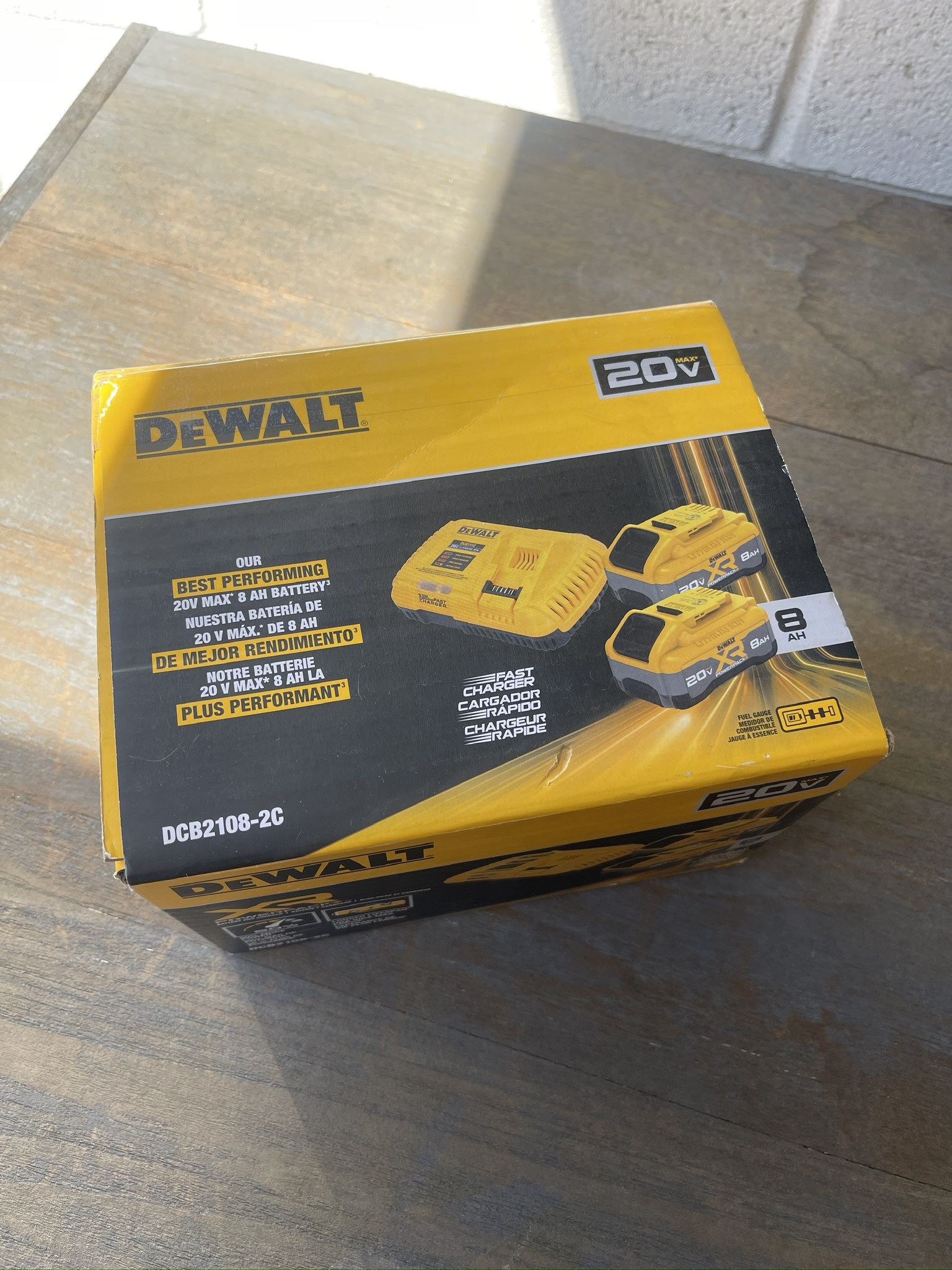 20V MAX XR Battery and Charger Kit