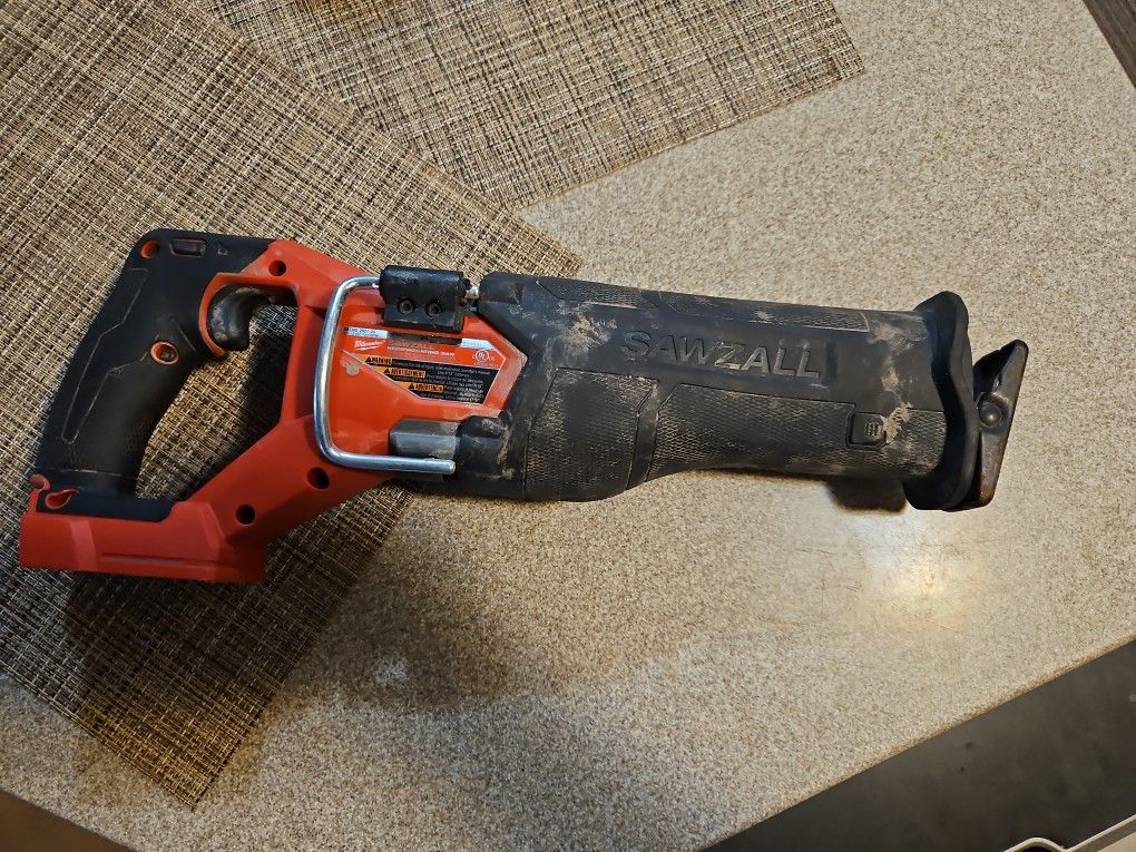 Milwaukee Sawzall Brushless Fuel With A Working Battery 