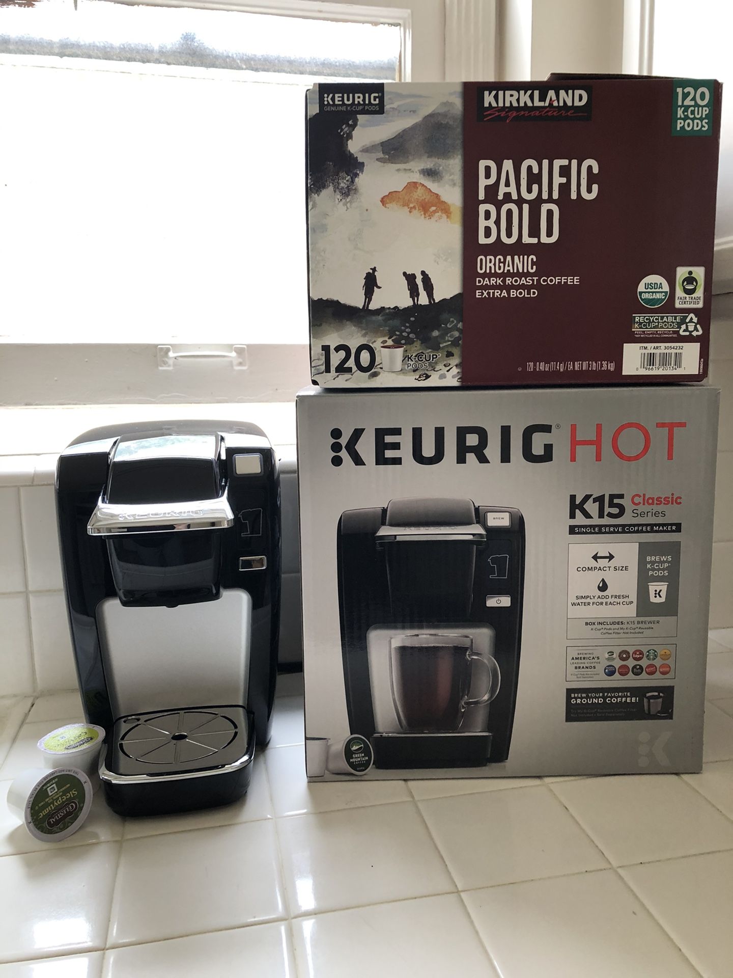 Keurig K15 coffee maker + 120 Organic KCup Pacific Bold