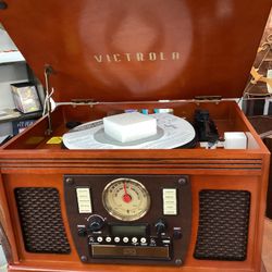 Victrola Record, CD, Cassatte, Bluetooth Player, New w/o Remote.