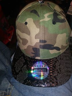 SNAP BACK CAMOUFLAGE BALL CAP