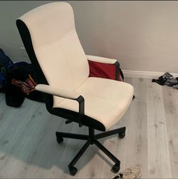 White Leather Gaming Chair