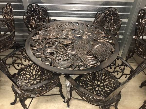 New Aluminum Rooster Sun patio deck dining table  39l - 4 chairs