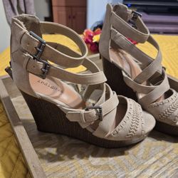 7.5 Indigo rd Wedge Sandals 