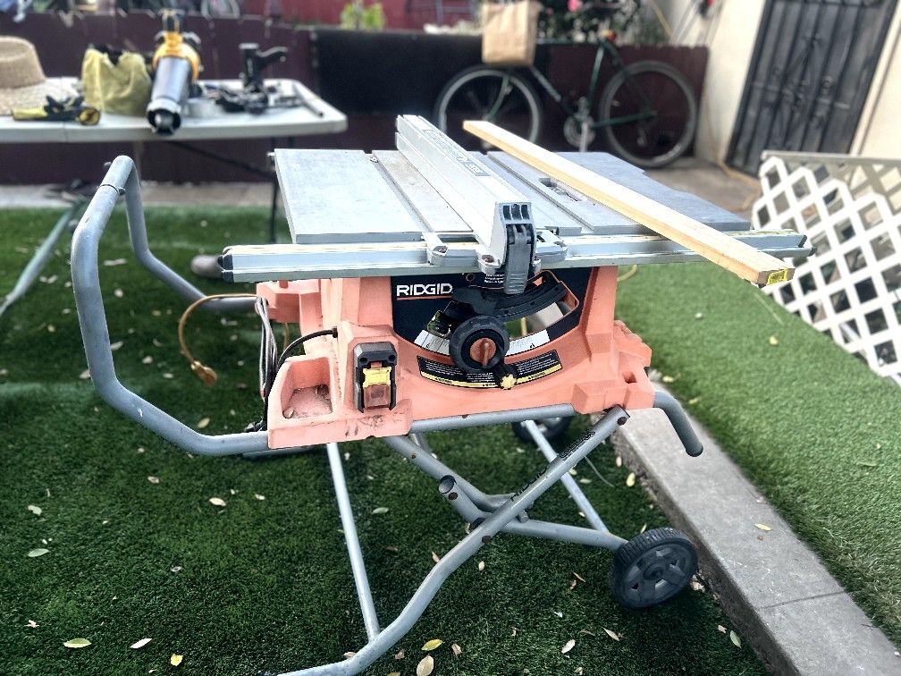 Rigid 15 Amp 10in Table Saw