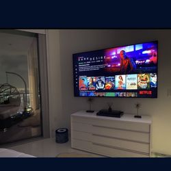 Samsung Q900 Series QN98Q900RBF - 82" QLED Smart TV - 8K