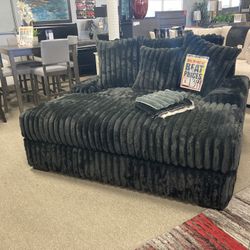 Black Sofa 🖤✨ $1,299