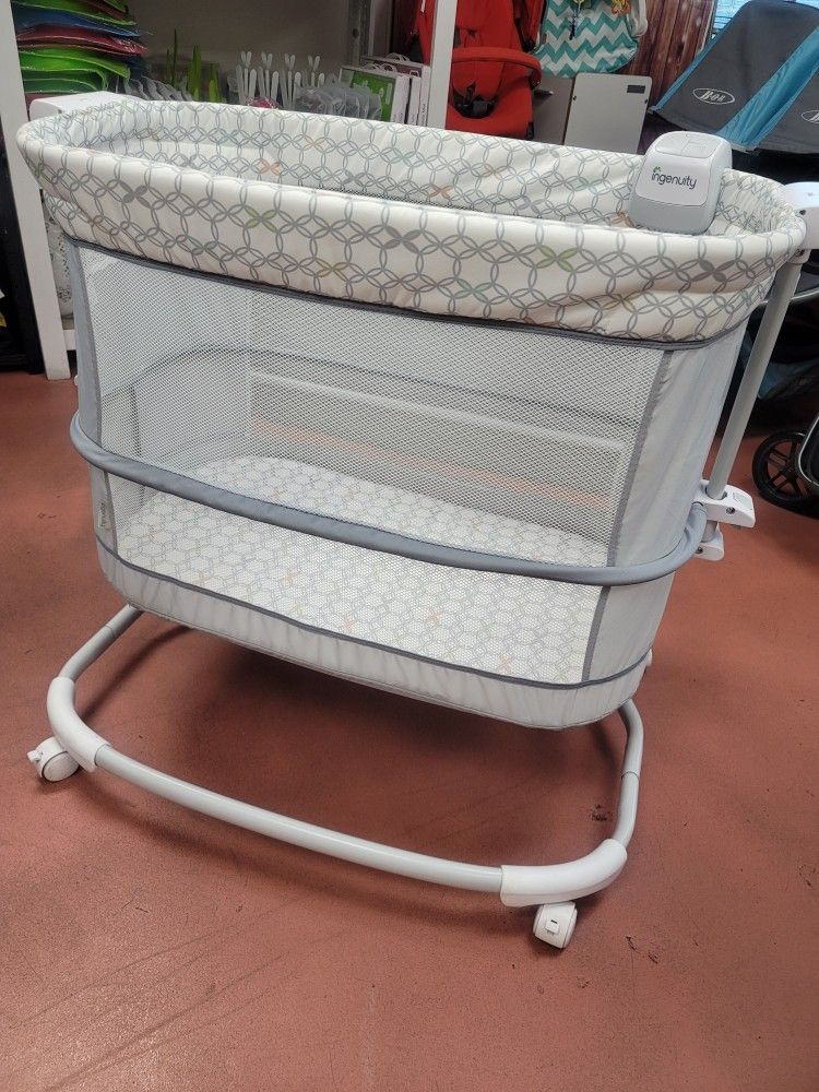 Ingenuity Baby Bassinette With Levels