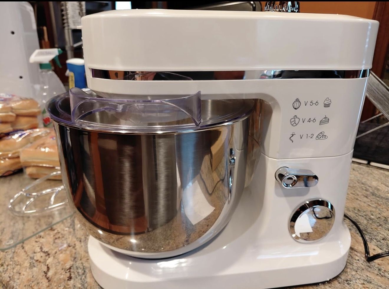Brand new 900W Stand Mixer 8QT