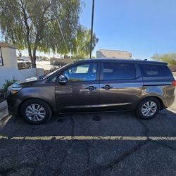 2017 KIA Sedona Clean Title V6