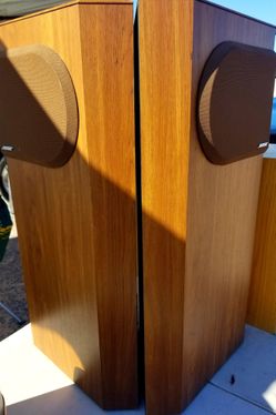 Vintage 1980s BOSE 401 STANDING FLOOR SPEAKERS - SOUND GREAT - WEDGE SHAPED
