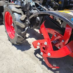Legend Force


20 in. 212 cc Gas Rear Tine
Tiller, Forward/Reverse