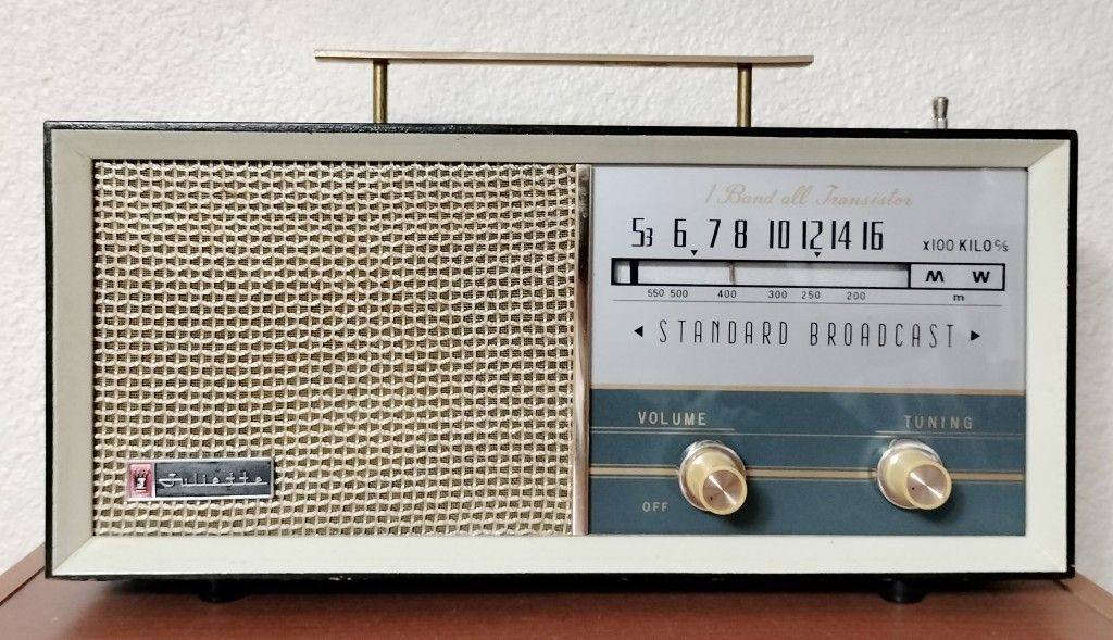 JULIETTE RADIO. VINTAGE, VERY RARE . Please read the Description.