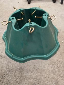 Jack-Post Oasis Plastic Christmas Tree Stand  $20.00  cash only. Pick up only
