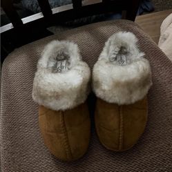 women’s Slippers Size 6