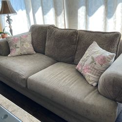 Elegant Living Room Set