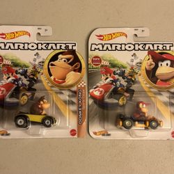 Hot Wheels Mario Kart Donkey Kong Sports Coupe + Diddy Kong Pipe Frame Die-cast