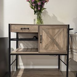 LIKE NEW Rustic Beverage Bar