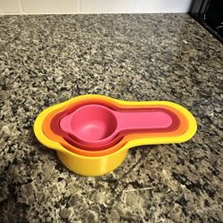 Set Of 4 Measuring Cups