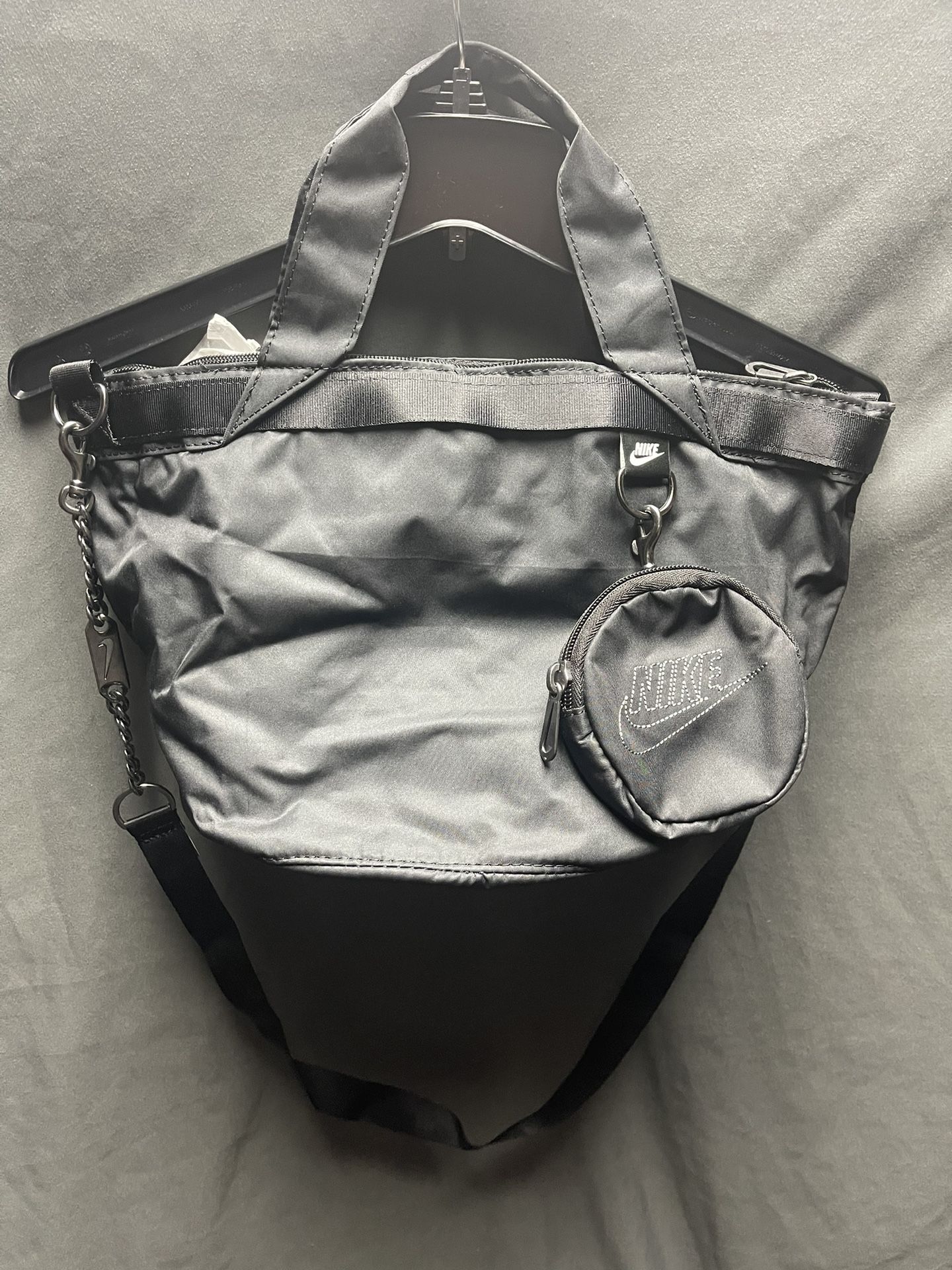Nike Sportswear Bag in Black