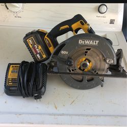 DEWALT SAW