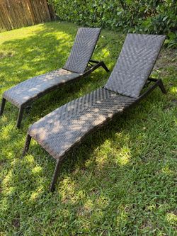 2pc Set Lounge Chairs