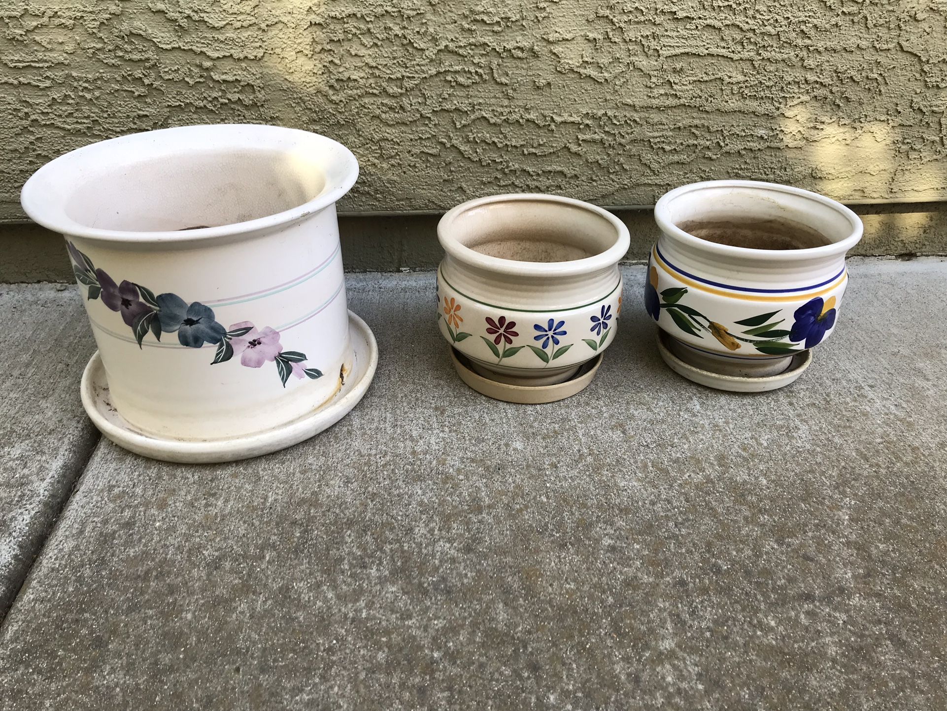 3 pretty hand-pained ceramic garden pots 