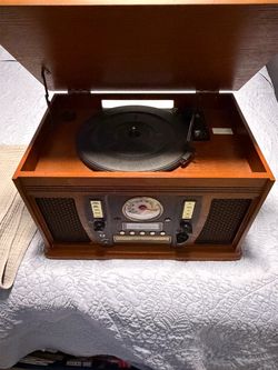 Vintage Wood Record Player + Large Collection of Cuban Vinyl Records 🇨🇺🎶