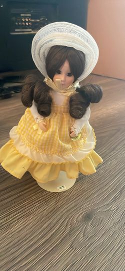 Porcelain dolls will take 50 for all 4