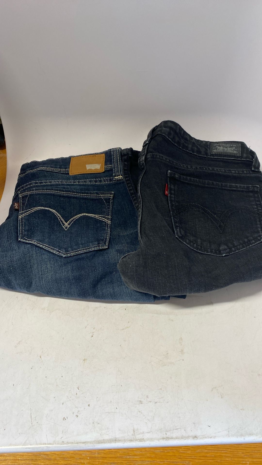Levi Low Rise Skinny Denim Curve Size Medium B