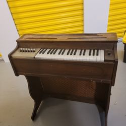 Vintage Electric Chord Organ