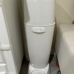 Diaper Trash Can 