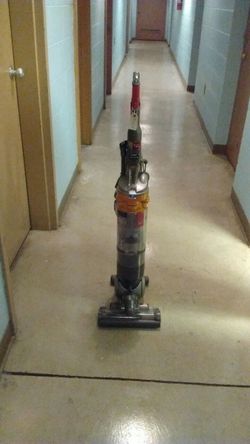 Dyson DC-18 upright used vacuum