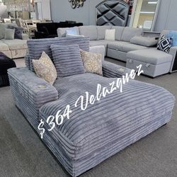 ✅️✅️Chaise Lounge
W/2 Cup Holders & USB Ports✅️