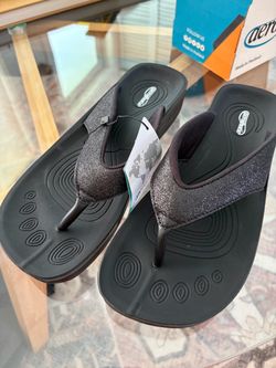 Aerosoft Black Glitter Flip Flop Sandals