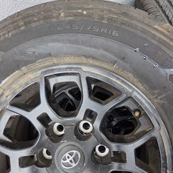 2023 Toyota Tacoma Tires