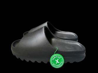 Yeezy Slides US Men’s 7