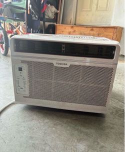 Toshiba Air Conditioner (Works like new)