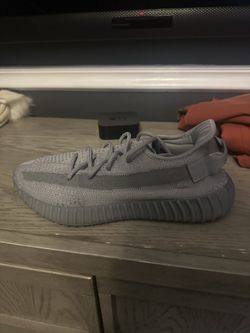 Yeezy 350 V2 Steel Grey Size 11 1/2