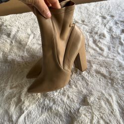 Tan/Brown Womans Boot