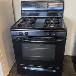 Frigidaire Gas Stove In Gloss Black 30”Wide 