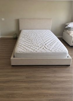 Queen bed & mattress
