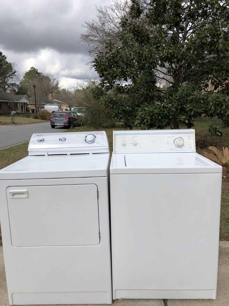 🌊Kenmore Washer and Maytag Dryer Set Available 🌊
