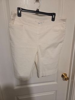 Chico's White Bermuda Shorts Size 3 US 16